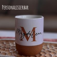 Personalisierte Tasse mit Name – Korkboden – Geschenk Idee – 330ml Keramiktasse – Modern – Handwäsche – Nicht Spülmaschinenfest