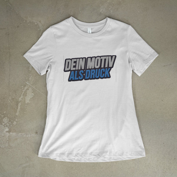 DTF bedrucktes T-Shirt mit individuellem Motiv oder Firmenlogo. Hochwertiger Textildruck auf komfortablen T-Shirts in verschiedenen Farben und Größen – ideal für Merchandise, Arbeitskleidung oder Events.