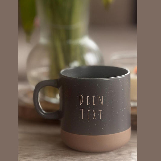 Keramikbecher personalisiert mit Gravur, individuelle Kaffeetasse aus Feinsteinzeug, Geschenk Tasse mit Spruch, personalisierte Tasse