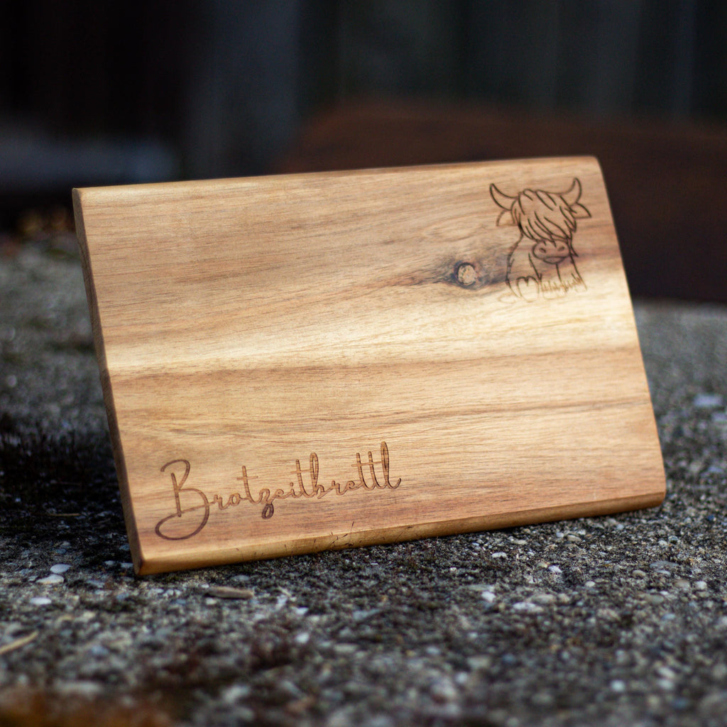 Personalisierte Akazien Schneidebrett mit Lasergravur  Wunschtext & Motiv, Hochzeitsgeschenk, FSC Holz, langlebig, Geschenk zur Hochzeit