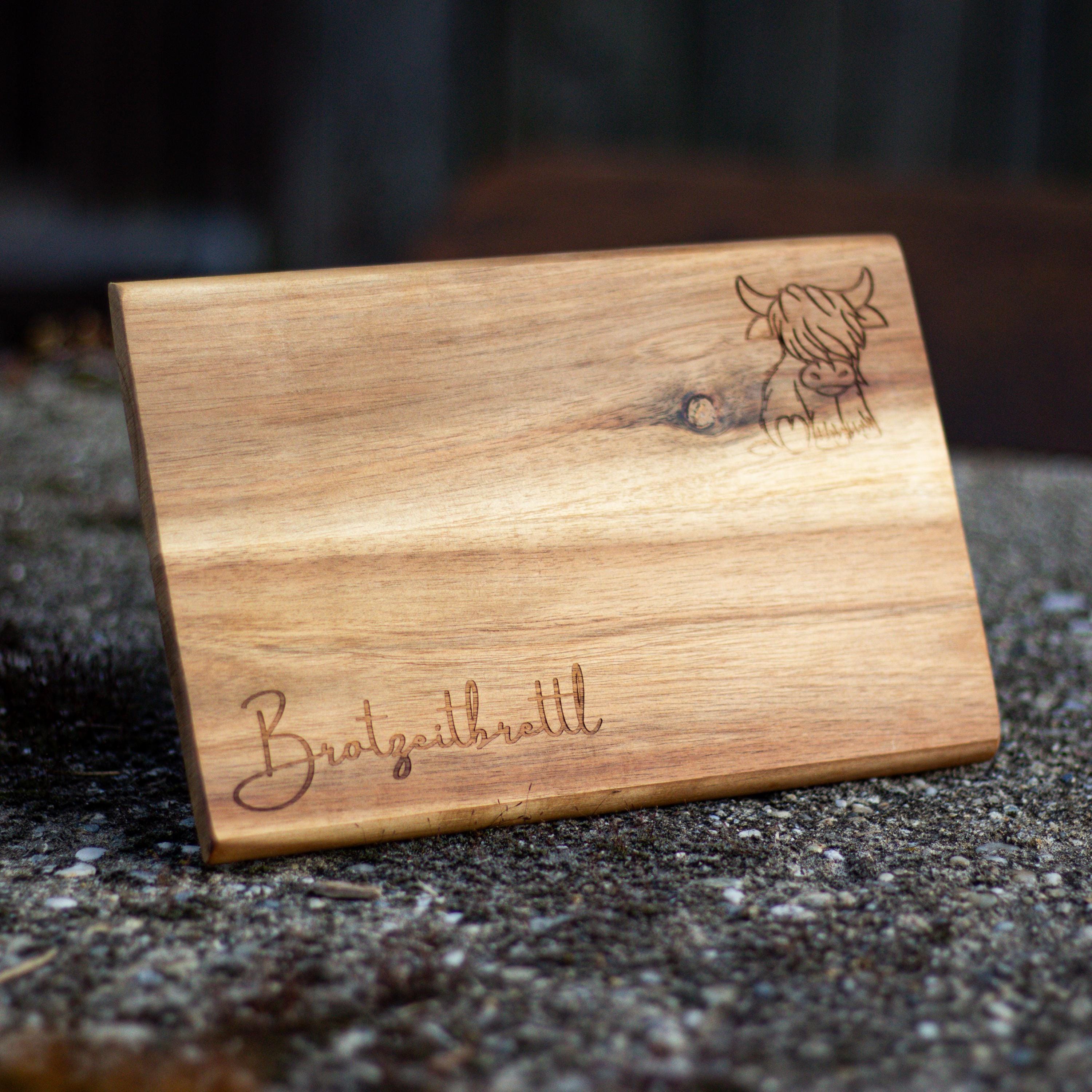 Personalisierte Akazien Schneidebrett mit Lasergravur  Wunschtext & Motiv, Hochzeitsgeschenk, FSC Holz, langlebig, Geschenk zur Hochzeit