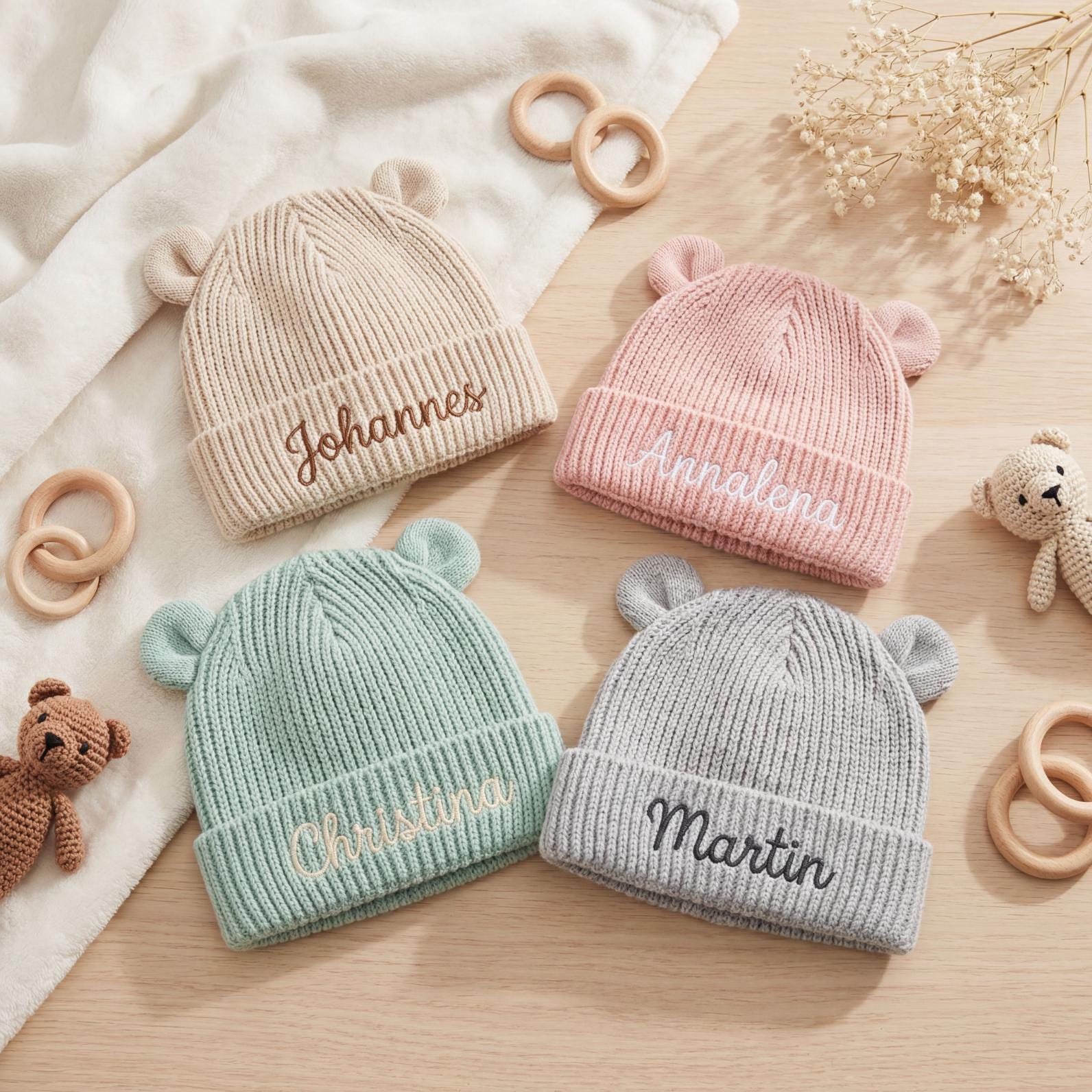 Personalisierte Baby Mütze aus Bio Baumwolle mit Namen bestickt, Baby Beanie mit Ohren, Neugeborenen Geschenk 12M-24M
