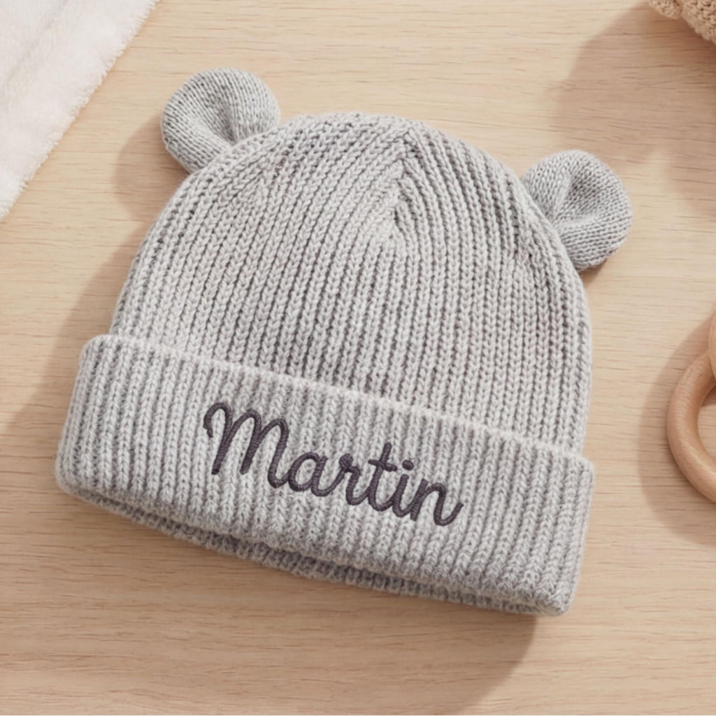Personalisierte Baby Mütze aus Bio Baumwolle mit Namen bestickt, Baby Beanie mit Ohren, Neugeborenen Geschenk 12M-24M