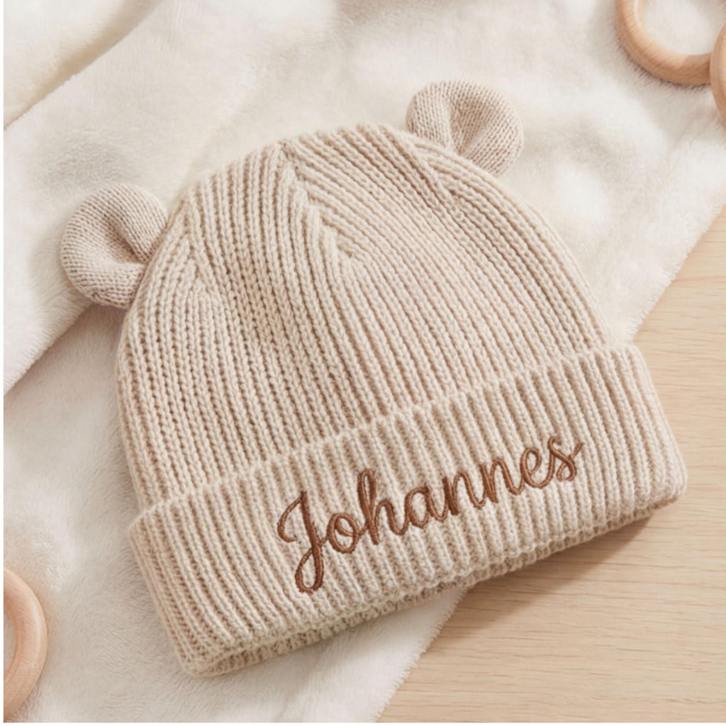Personalisierte Baby Mütze aus Bio Baumwolle mit Namen bestickt, Baby Beanie mit Ohren, Neugeborenen Geschenk 12M-24M