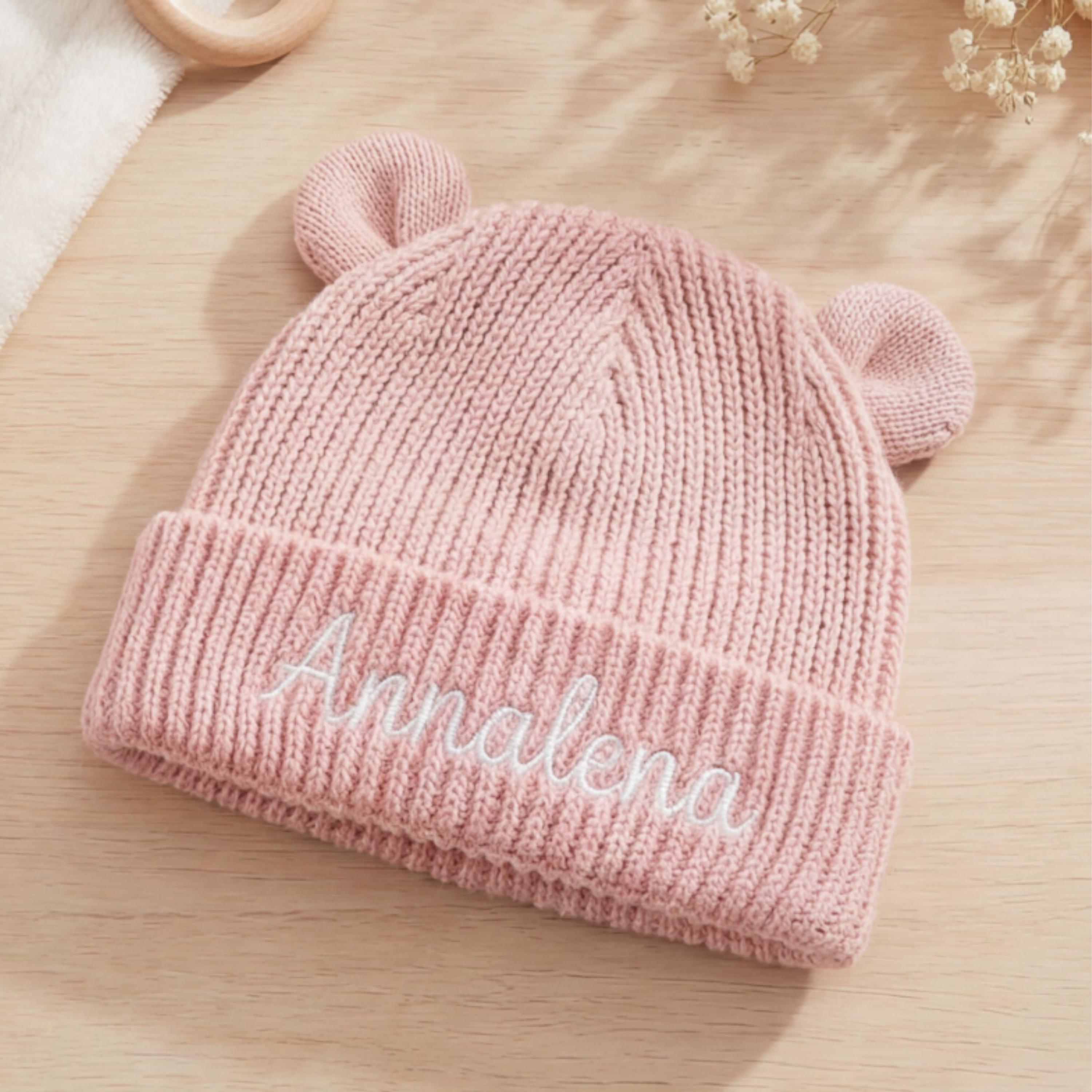 Personalisierte Baby Mütze aus Bio Baumwolle mit Namen bestickt, Baby Beanie mit Ohren, Neugeborenen Geschenk 12M-24M