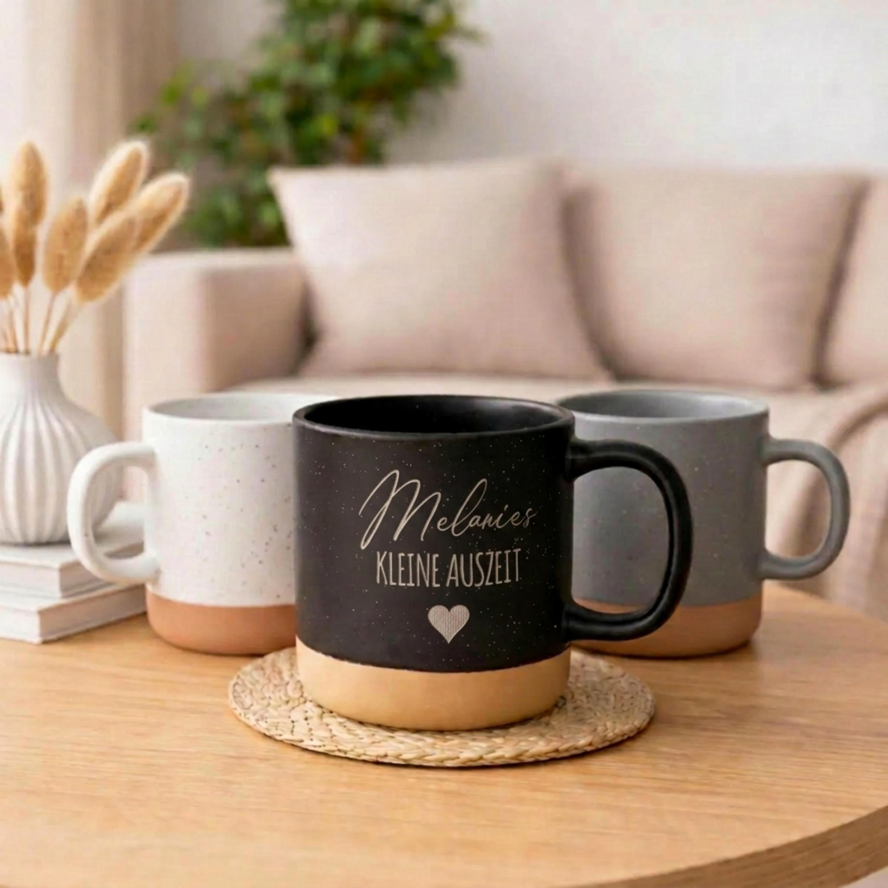 Personalisierte Keramikbecher Kleine Auszeit“ mit Name & Herz Geschenkidee für Frauen und Männer Kaffeetasse mit Gravur für Wohlfühlmomente
