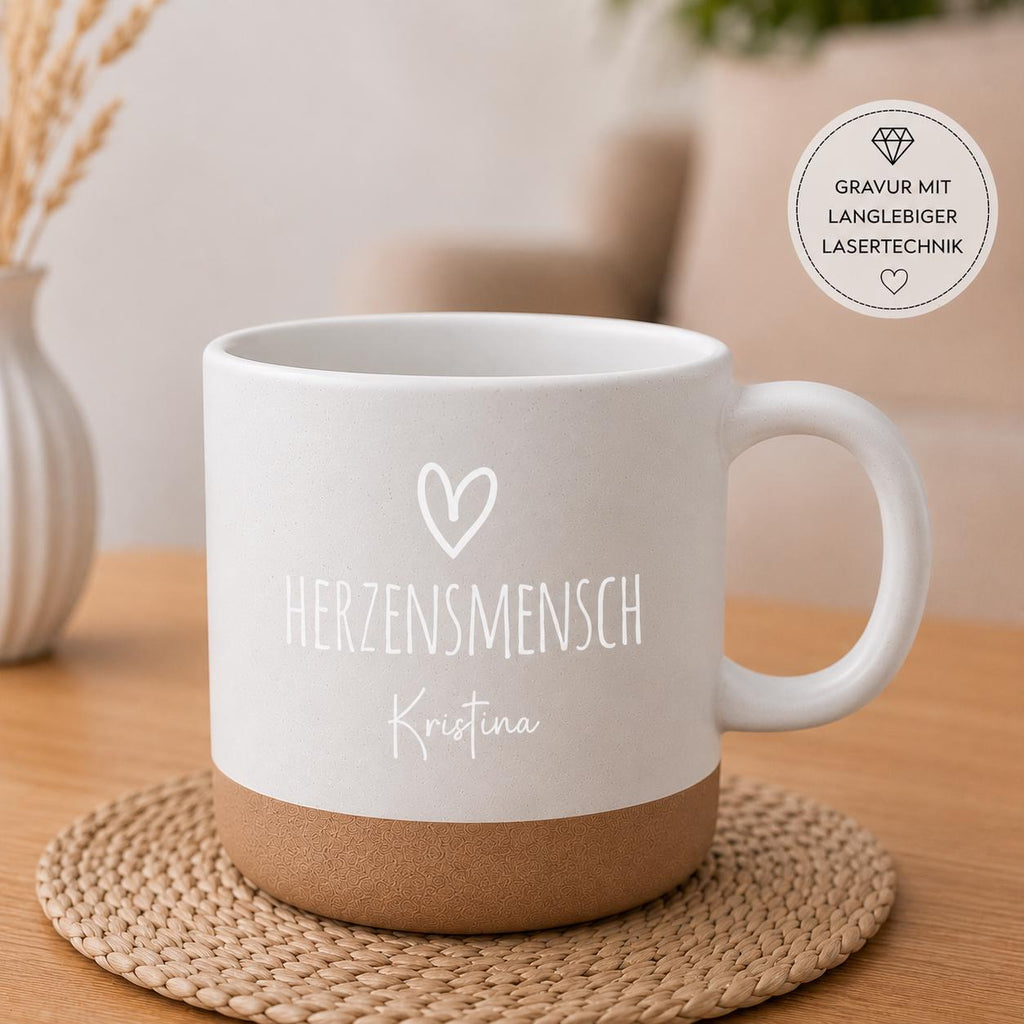 Personalisierte Keramiktasse mit Gravur Herzensmensch“ | 360 ml Tasse mit Namen, Geschenk für Frauen & Männer, Kaffee,Tee,Spülmaschinenfest
